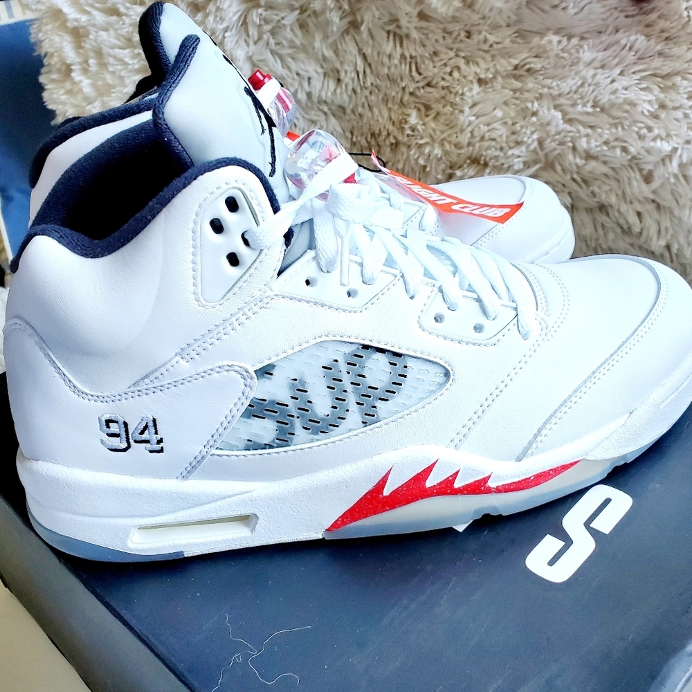Jordan 5 White Retro Supreme's - Picture 5 of 10